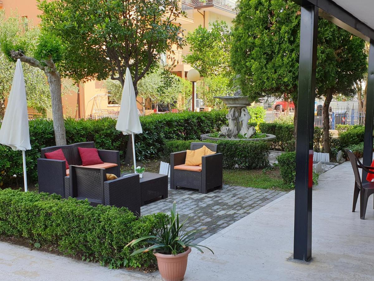 Hotel Paradiso Rimini Esterno foto
